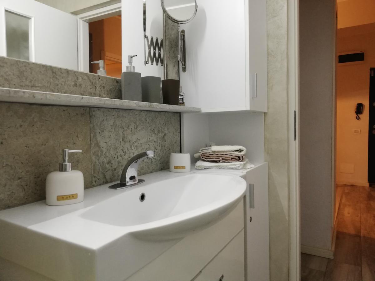 Appartamento Tomis Apartament Constanţa Esterno foto